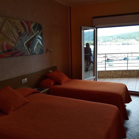 Hostal Residencia Bahia Лахе Экстерьер фото