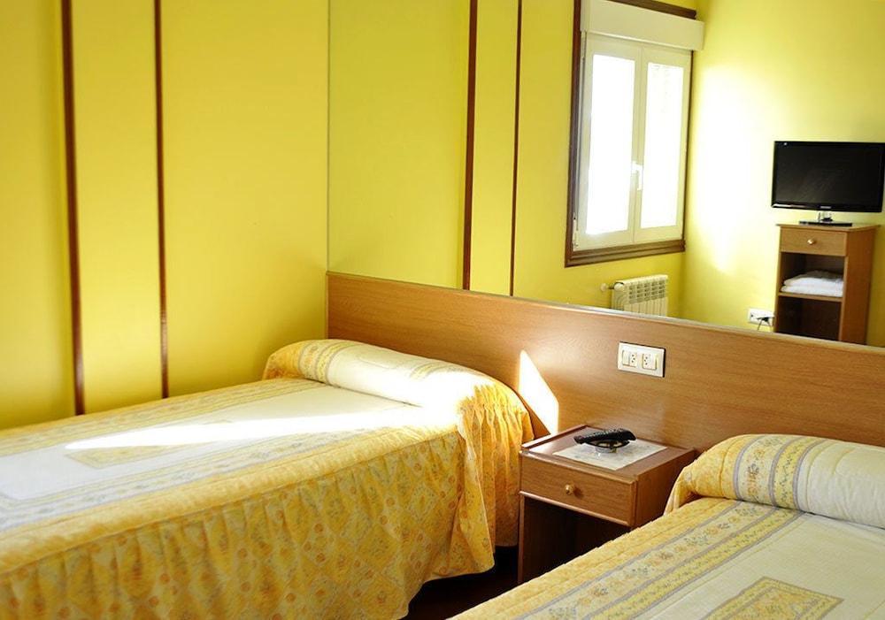 Hostal Residencia Bahia Лахе Экстерьер фото