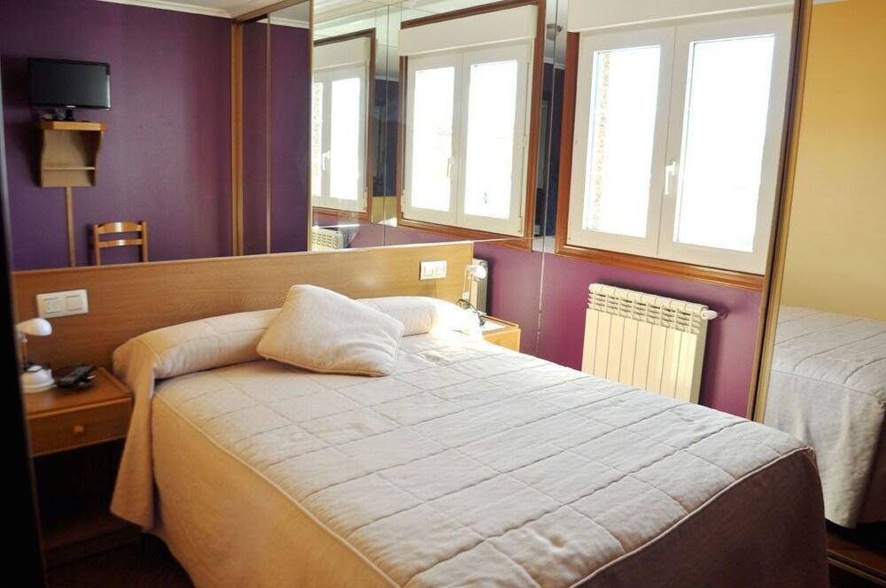 Hostal Residencia Bahia Лахе Экстерьер фото